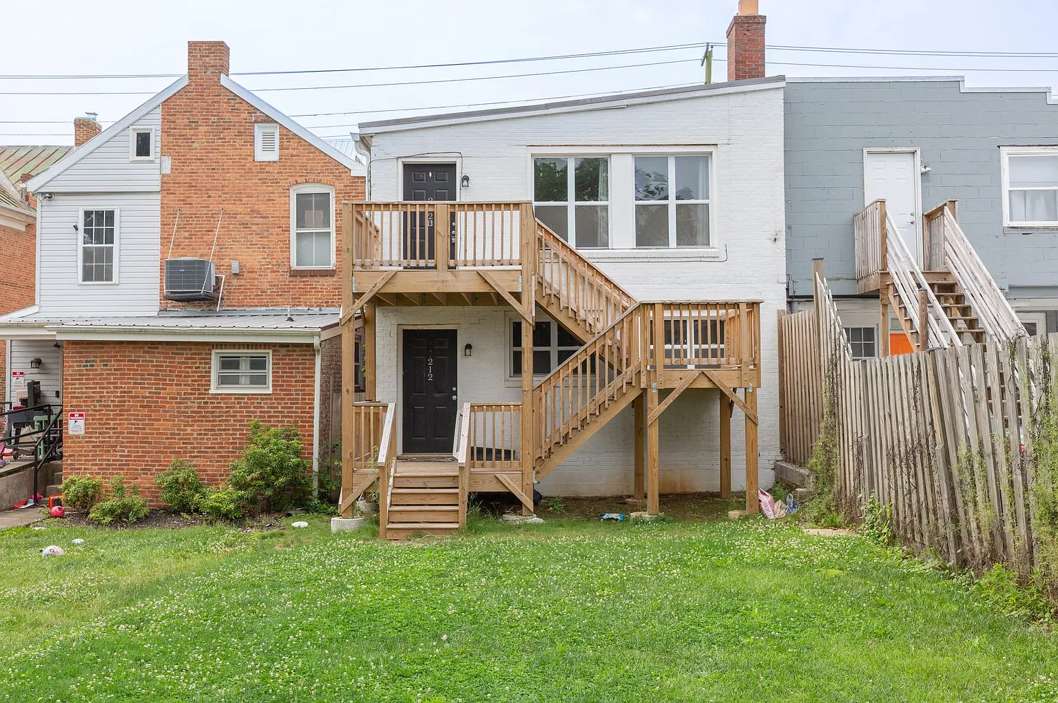 212 Burke St — Photo 1