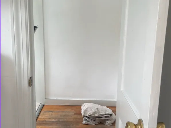 138 Winter St APT 3, Hyannis, MA 02601