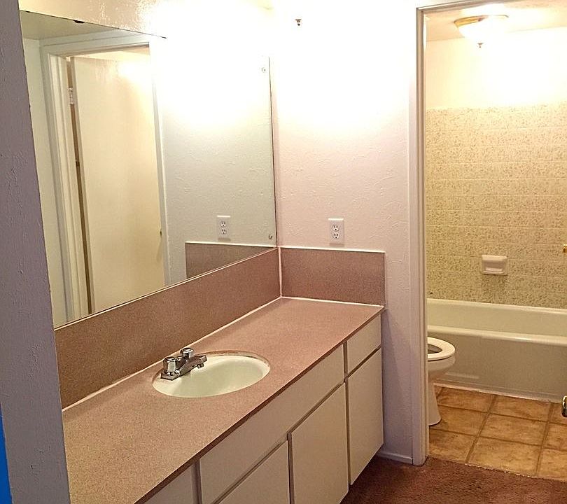 2nd image of 475 E 600 S APT 10C