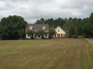 1027 Edgewater Dr, Philadelphia, MS 39350