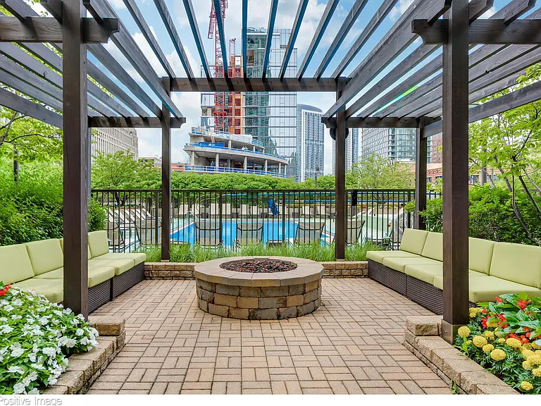 400 N Lasalle Blvd #4402 — Photo 26