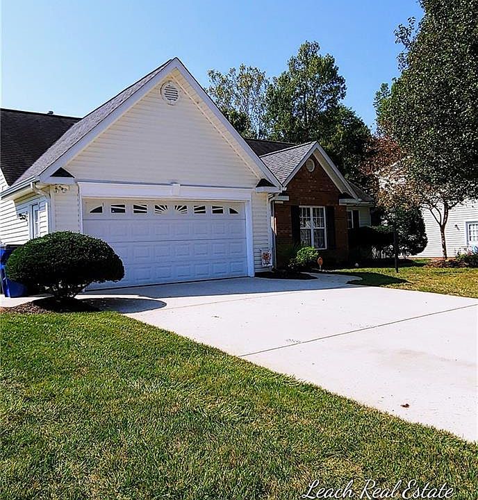 1st image of 207 Cypress Ct