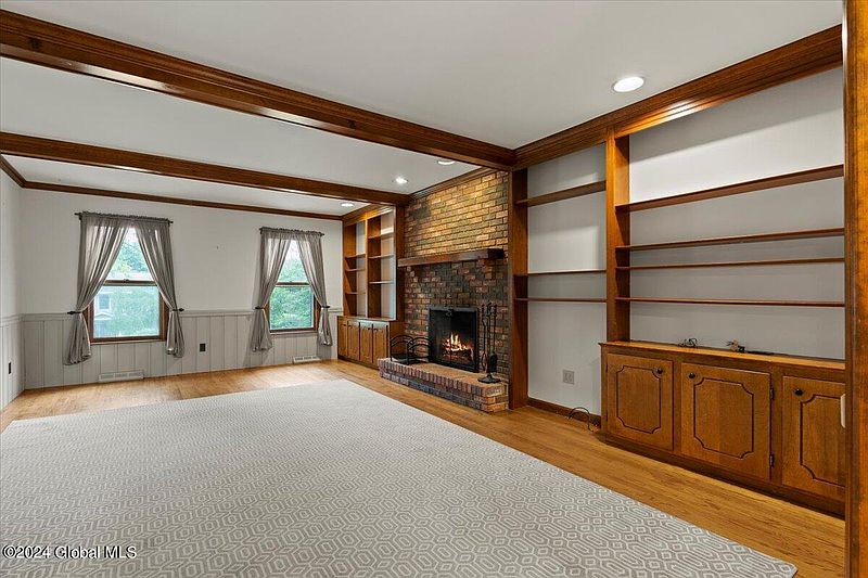 4th image of 212 Tamar Drive