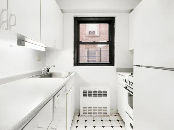 520 East 81st Street image 4 of 5