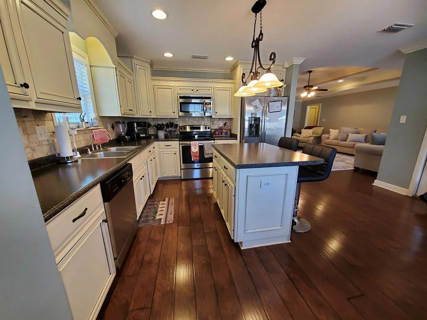 Elegant & Spacious 3-Bedroom Home in Hahira Open Layout, Fenced Yard, and Modern Finishes Through... — Photo 4