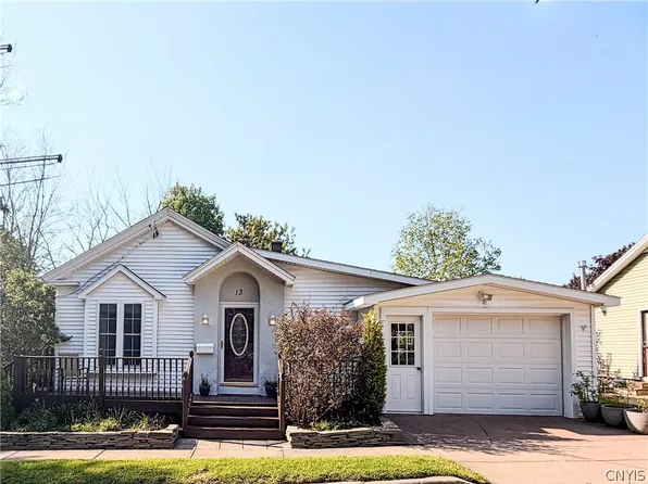 13 N Division St, Oswego, NY 13126