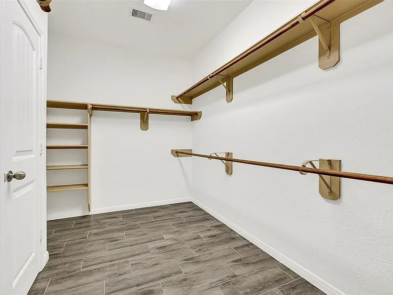 31 Hearthwick Rd — Photo 7