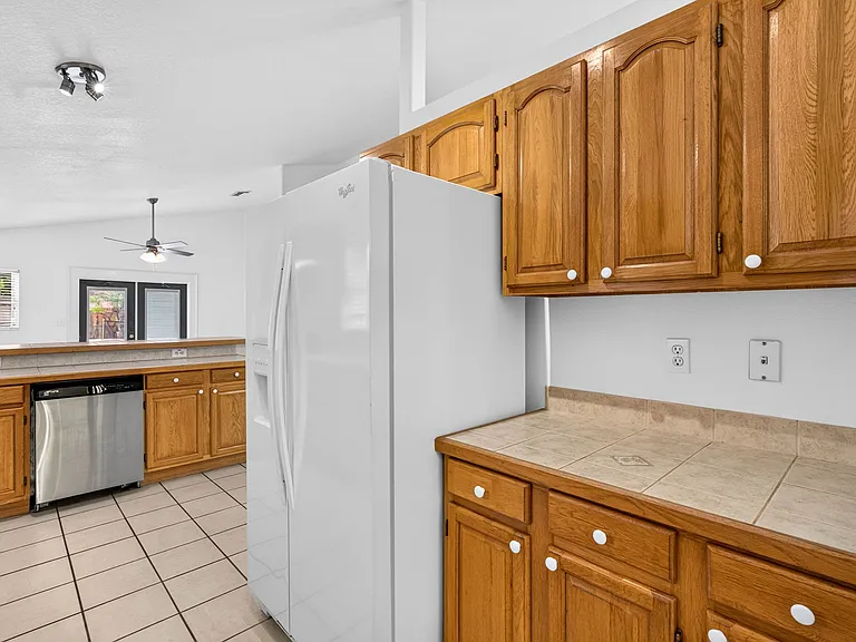 3105 Saint Clair Ave — Photo 11