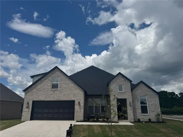 2979 N Grey Squirrel Dr, Fayetteville, AR 72704