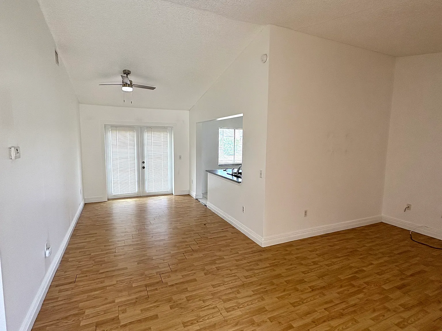 2 bed, 2.0 bath, 1126 sqft, $1,400 — Photo 2