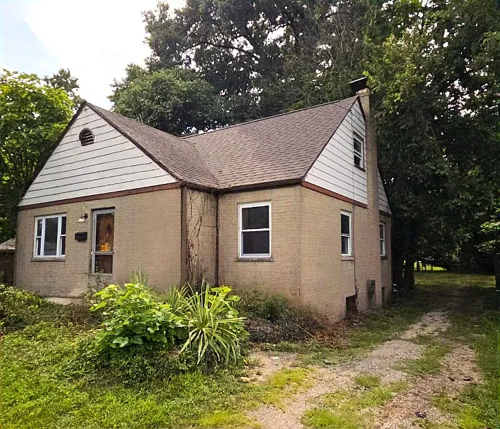 8461 Saint Clair Ave
