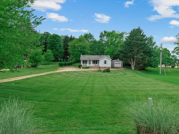 319 Round Hill Dr, Stuarts Draft, VA 24477