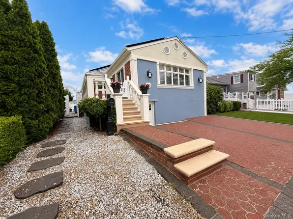 515 Beach 139th Street, Belle Harbor, NY 11694