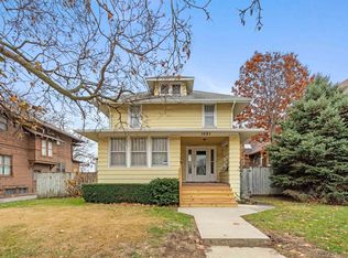 1221 W 4th St, Waterloo, IA 50702