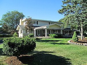 1st image of 25 Oakwood Dr
