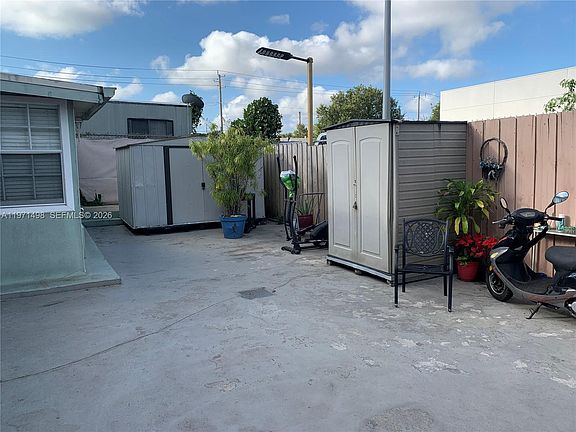 4th image of 3560 NW 35th St