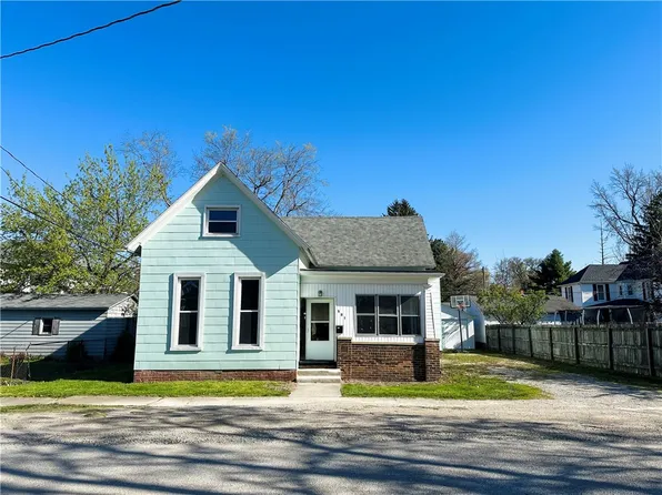 221 W Elizabeth St, Paris, IL 61944