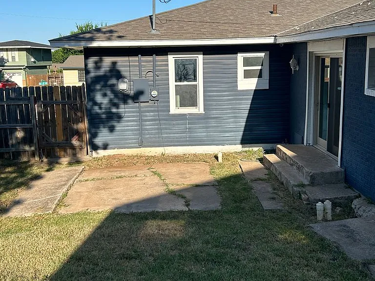 2301 NW 36th St — Photo 32
