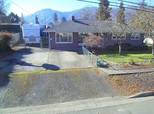 141 Mountain View Ave, Myrtle Creek, OR 97457