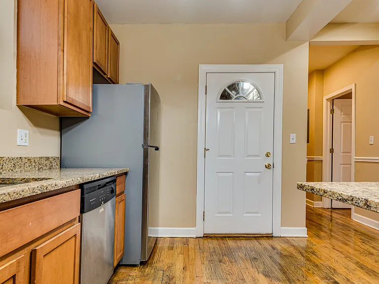 2251 W Rosemont Ave — Photo 9