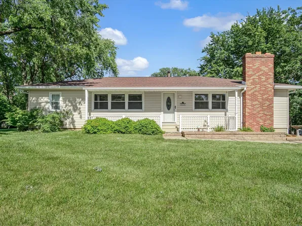 8458 Triple Lakes Rd, Dupo, IL 62239