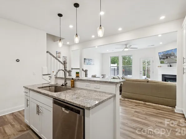 2081 Suttonview Rd, Fort Mill, SC 29708