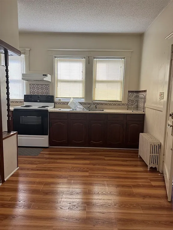 2 bed, 1.0 bath, 1100 sqft, $1,500 — Photo 1