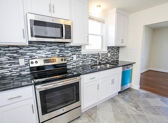 3rd image of 2316 Carlisle Ct