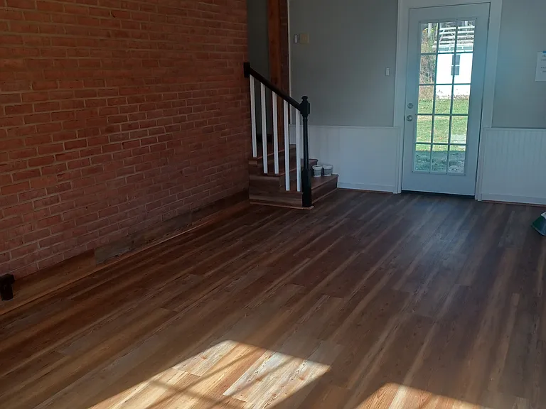 4706 Middle Rd — Photo 3