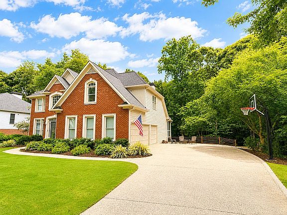 2nd image of 170 Forestview Dr