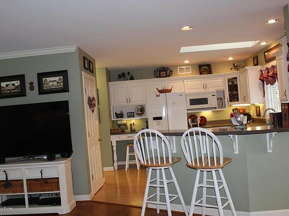 5th image of 115 Stoney Creek Ct