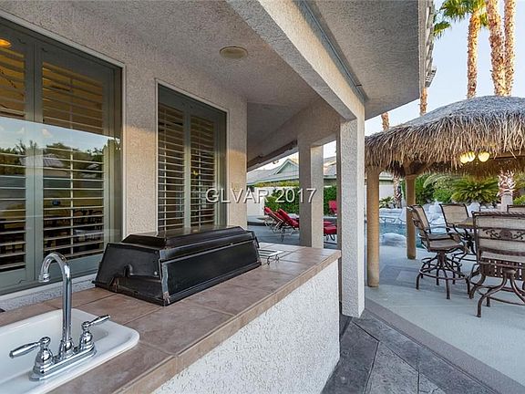 Outdoor Kitchen