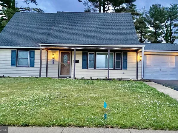 32 Haskell Ln, Willingboro, NJ 08046