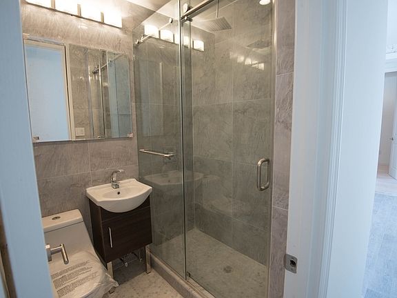 3rd image of 190 E 2nd St APT 4
