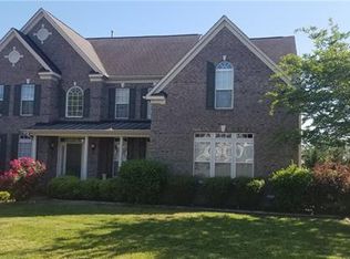 1118 Butterburr Dr, Matthews, NC 28104