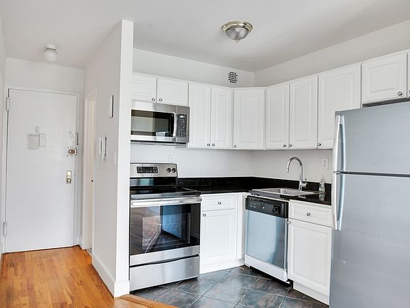 3rd image of 655 2nd Ave APT 4B