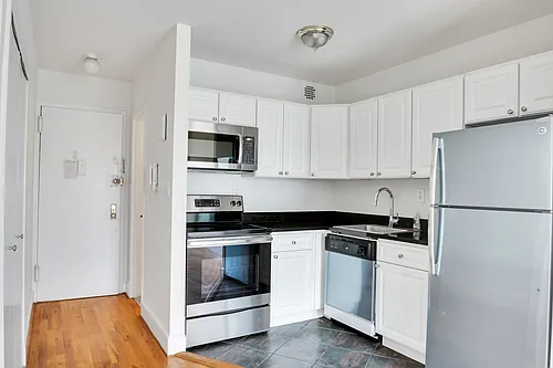 655 2nd Ave #2A Photo 1