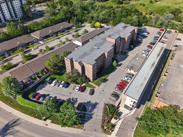 276 Oakdale Ave E #405, Saint Catharines, ON L2P 3S5