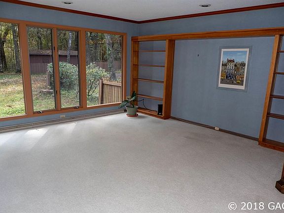 4th image of 3846 NW 44th Ave