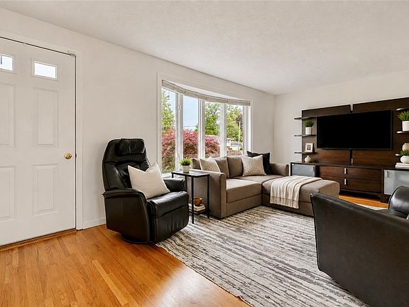 4th image of 391 Mount Ridge Cir