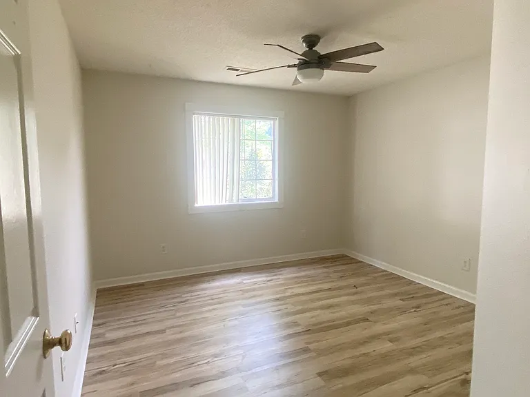 2461 Stratford Crossing Dr — Photo 15