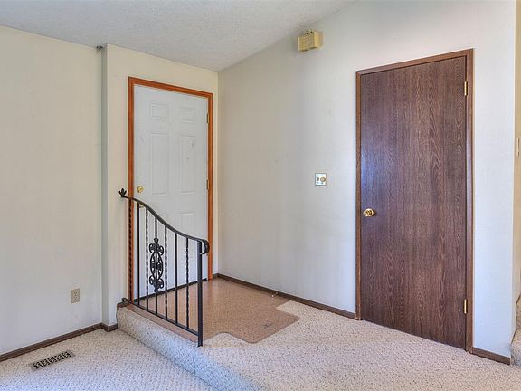 3rd image of 5916 E 10th Ave