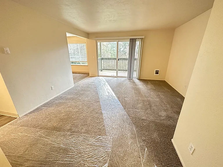 Oak Tree Apartments — Photo 38
