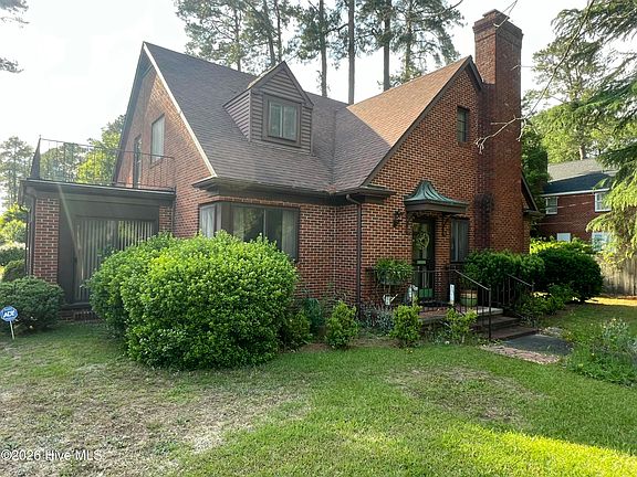 2nd image of 906 Carey Road