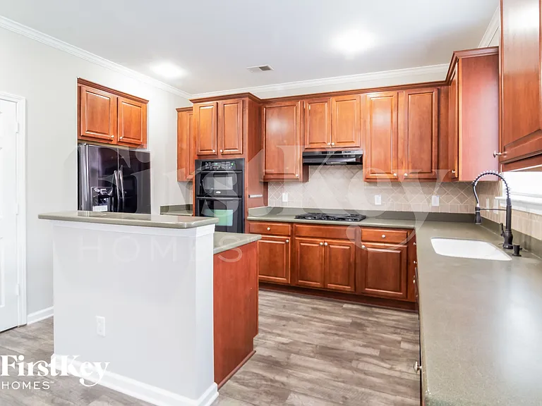 205 Commencement Blvd — Photo 6