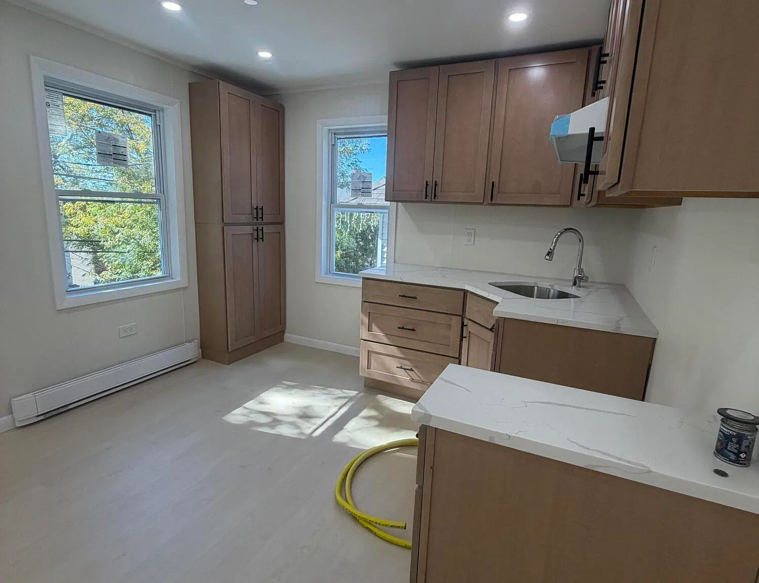 4 bed, 1.0 bath, 1002 sqft, $1,400 — Photo 3