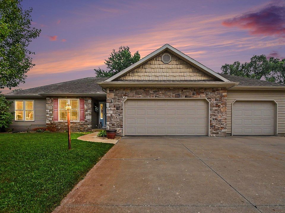 1st image of 22352 Stonebridge Dr