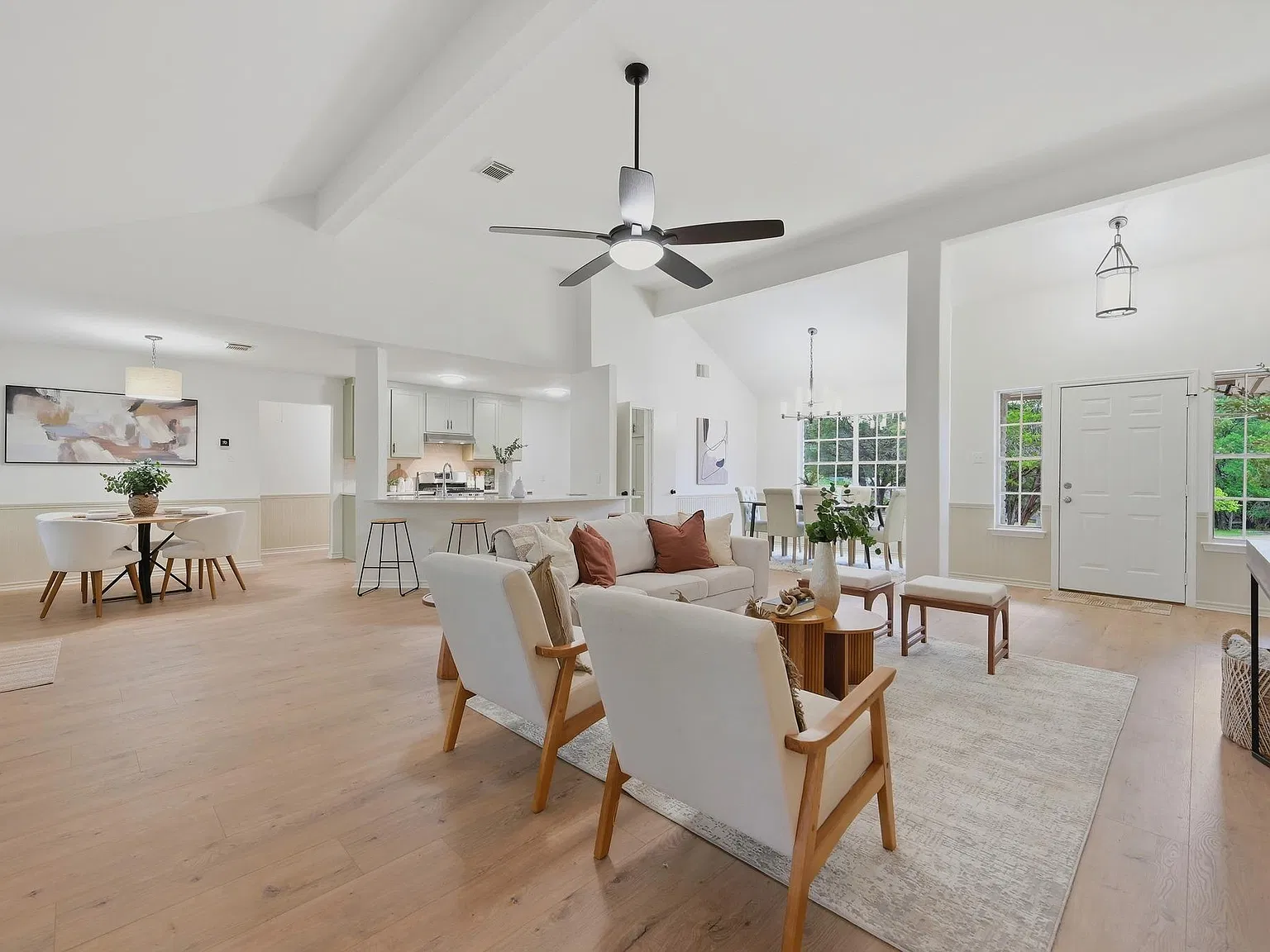 3 bed, 2.0 bath, 2024 sqft, $2,800 — Photo 3