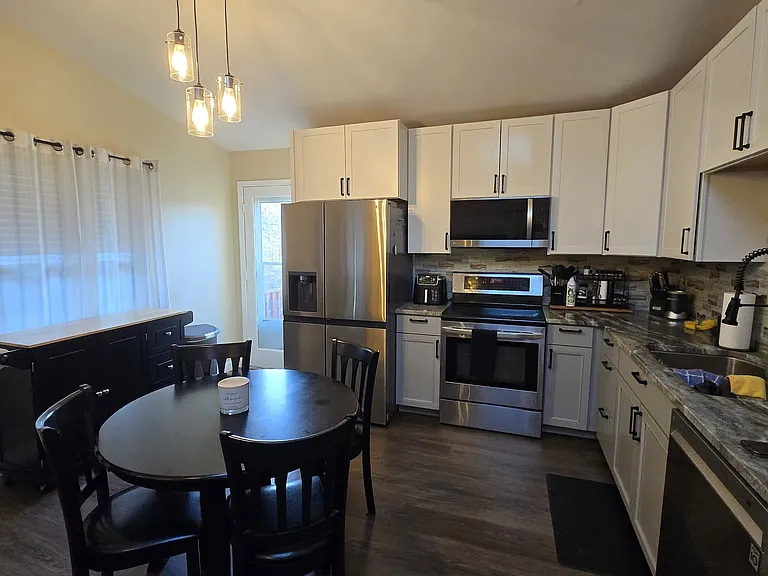 2224 W Hillside Ave — Photo 3