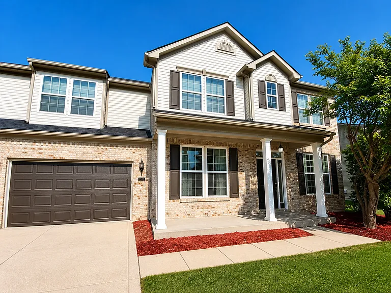 2537 Thorney Wood Ln — Photo 3